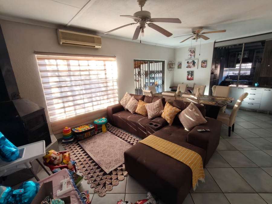 3 Bedroom Property for Sale in Safari Gardens North West